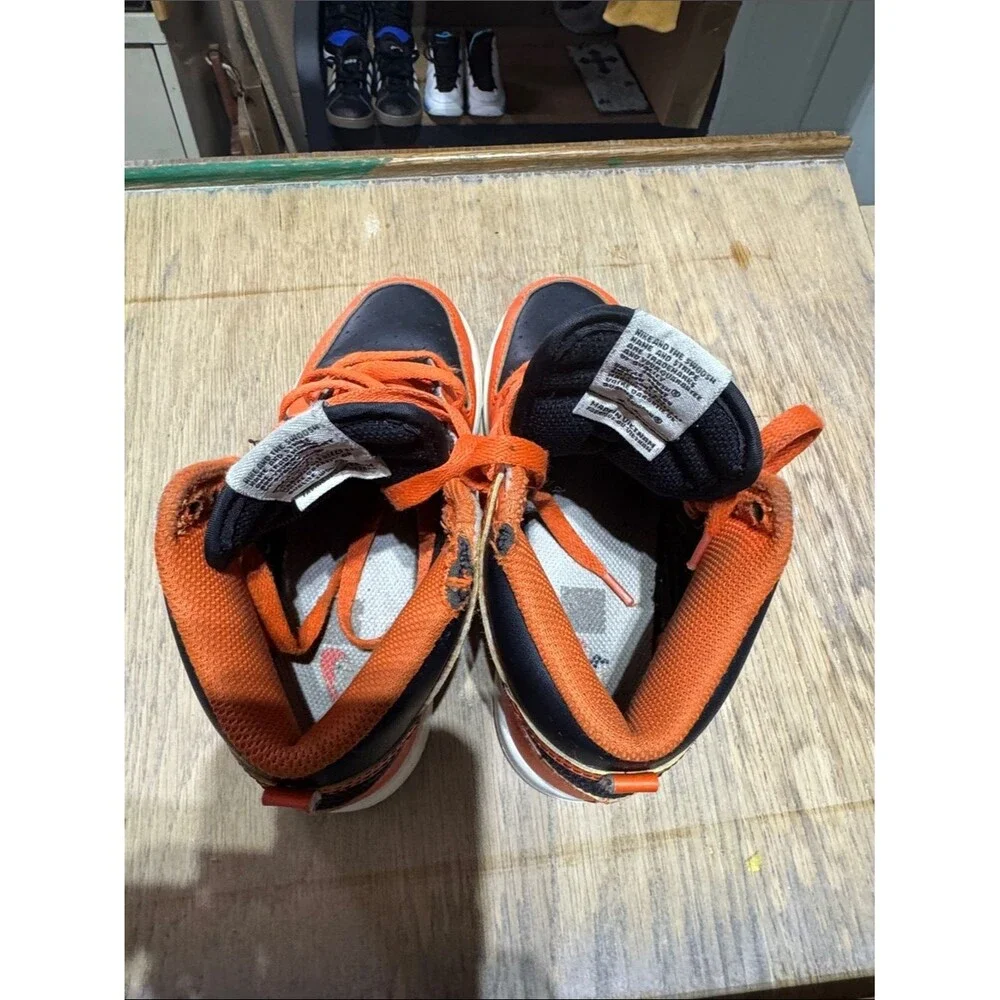 Nike Dunks High-Top Kids Sneakers in Orange and Black